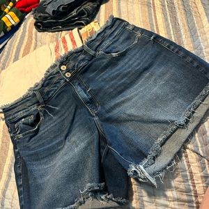 Plus size KanCan shorts